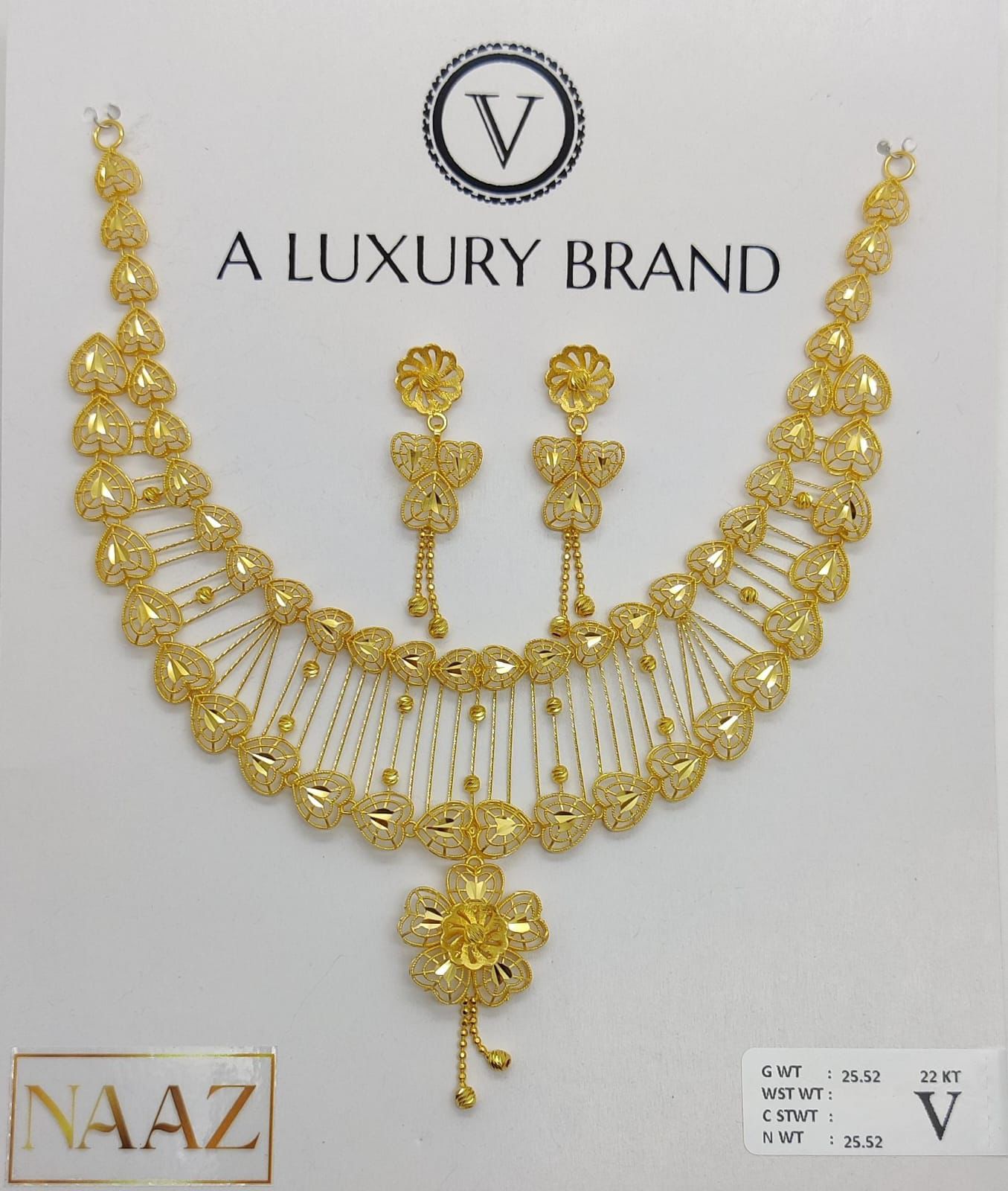NAAZ Necklace Set