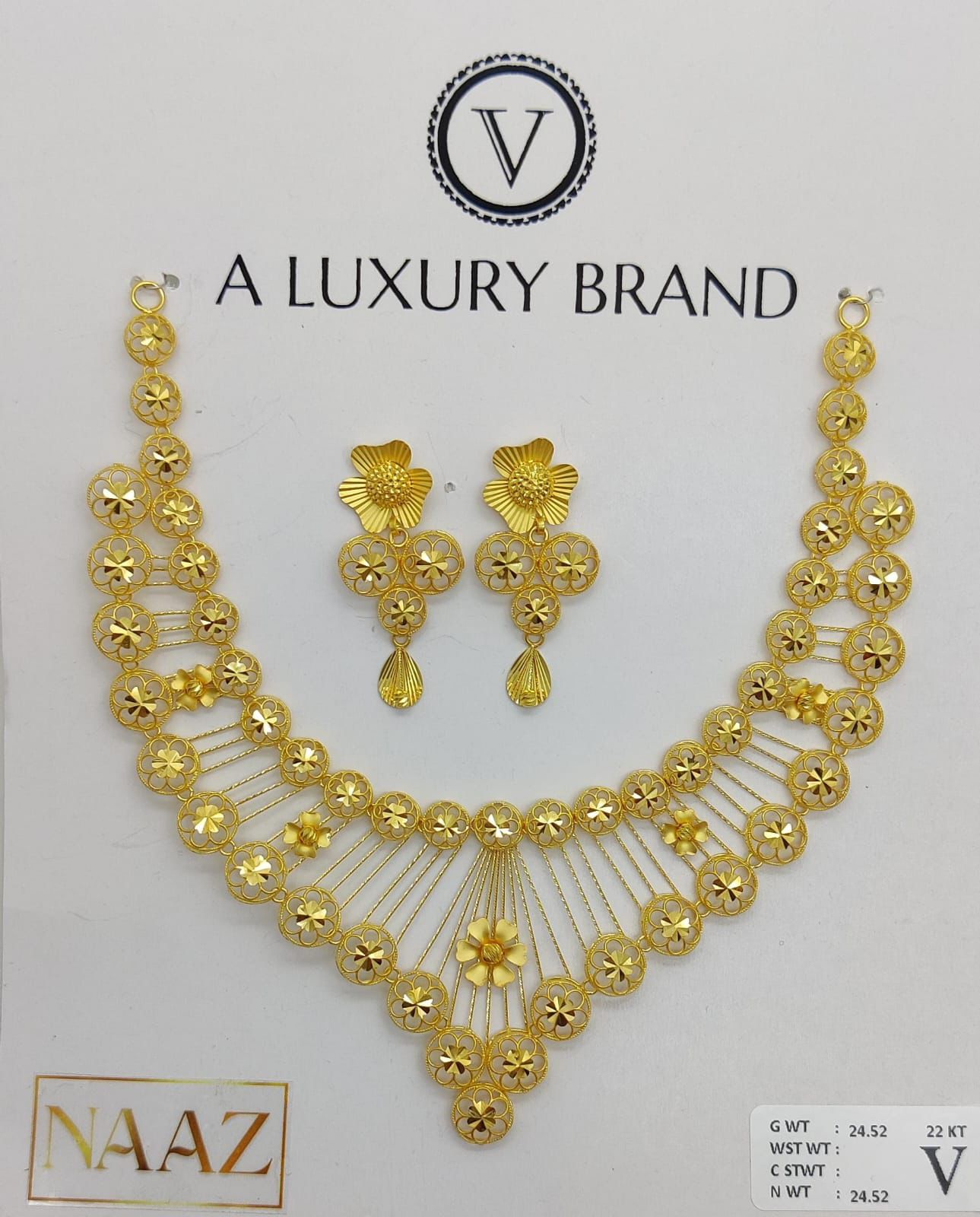 NAAZ Necklace Set