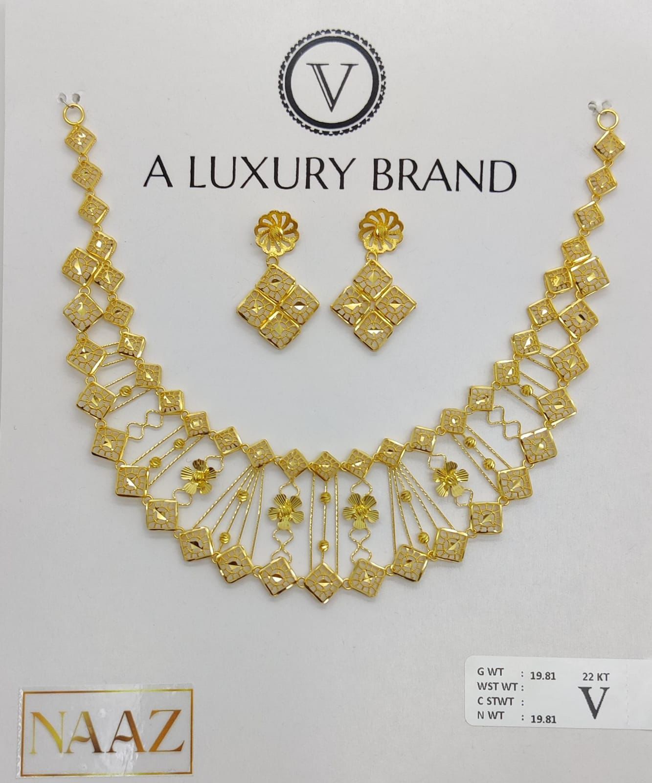 NAAZ Necklace Set