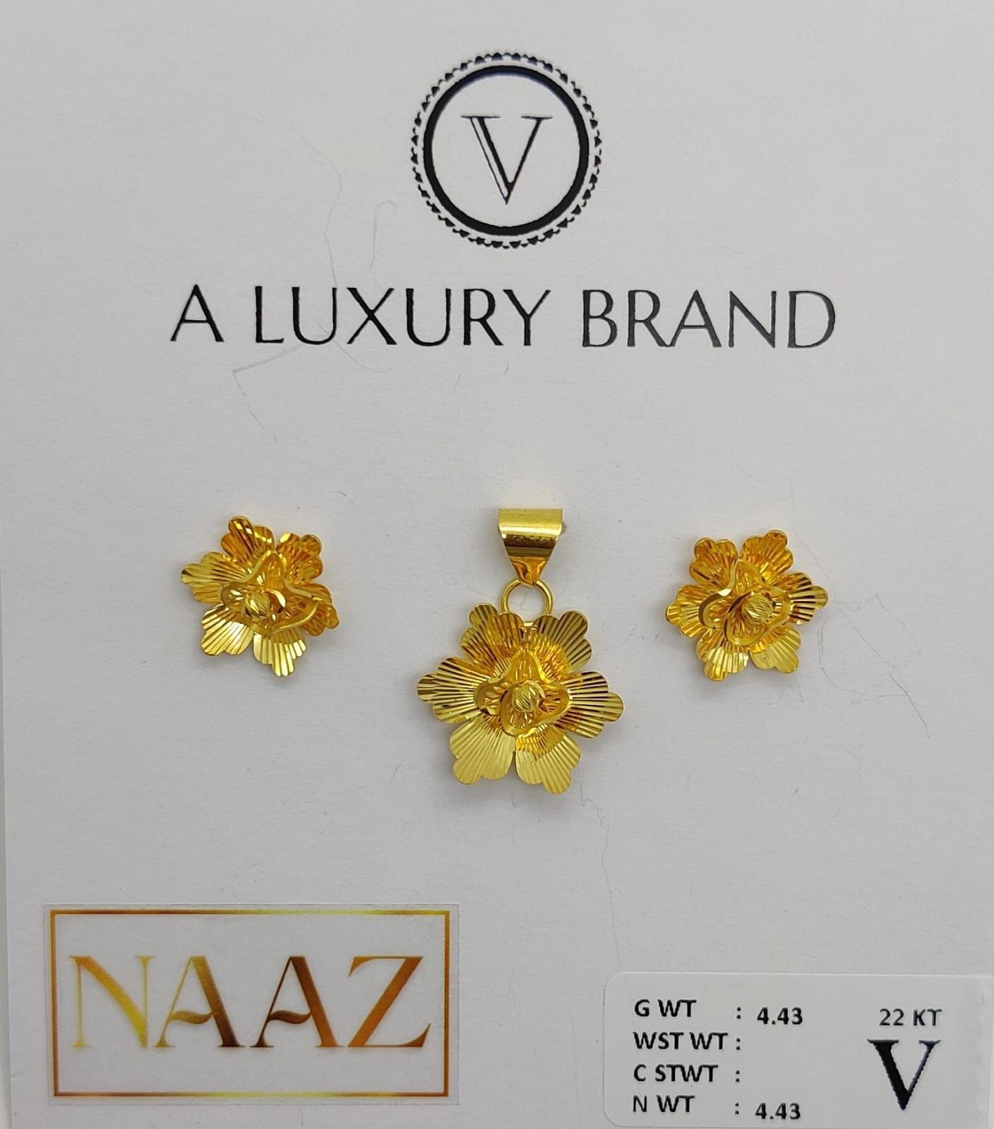 NAAZ Pendant Set