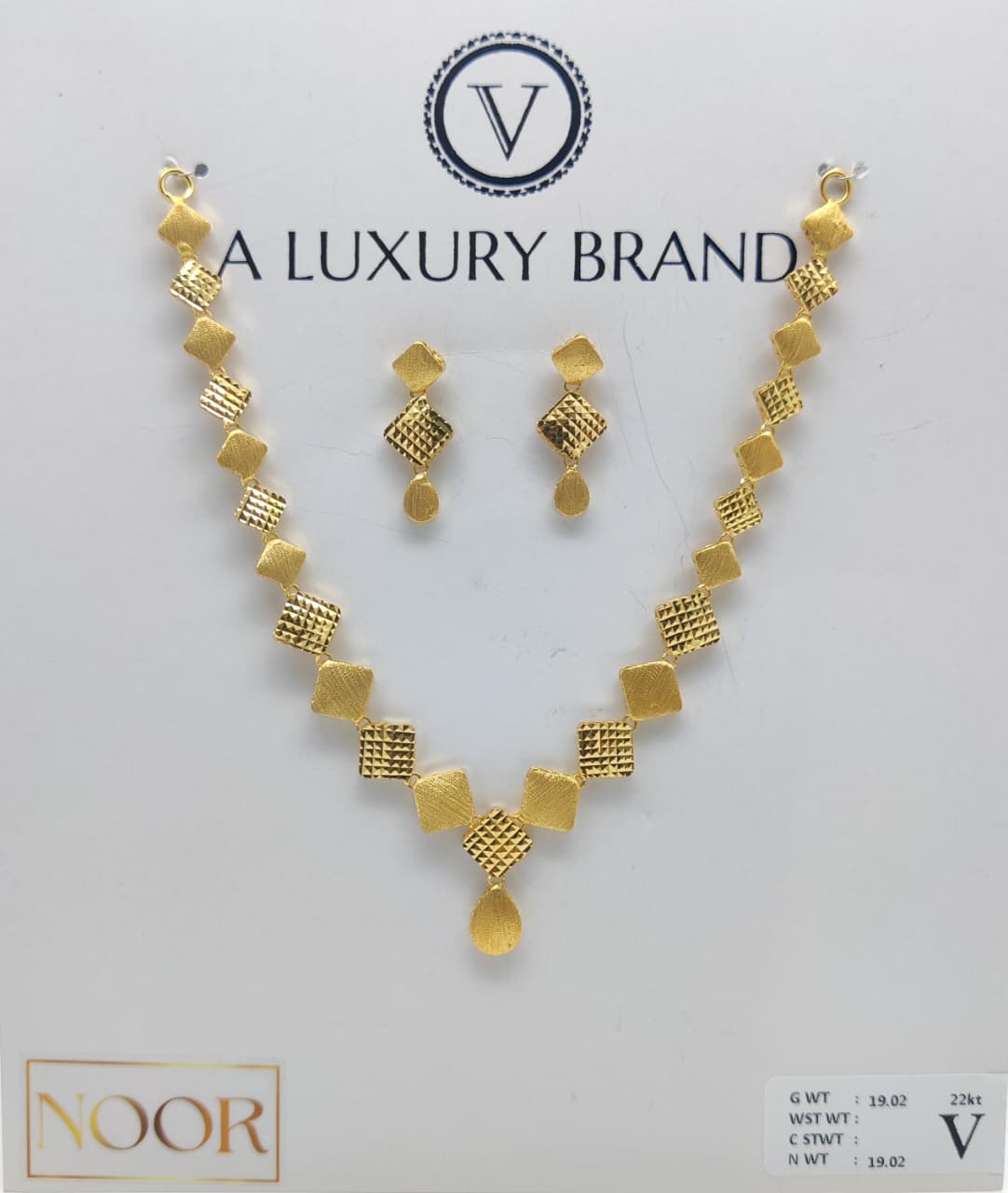Noor Necklace Set