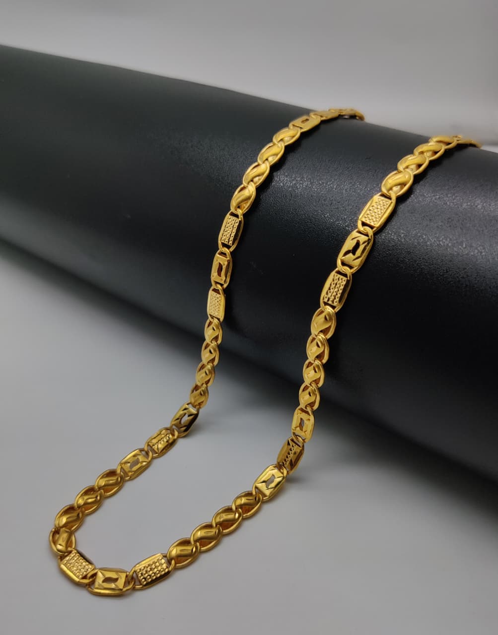 Lotus Nawabi Chain